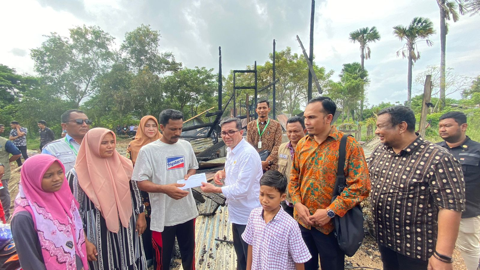 Korban Kebakaran Bitai  Terima Bantuan Gharim dari Baitul Mal Kota Banda Aceh